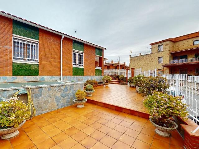 Casa en venta en Viladecans, La Roureda. UNA CASA CON ESPACIO PARA VIVIR, DISFRUTAR Y SOÑAR. Casas.