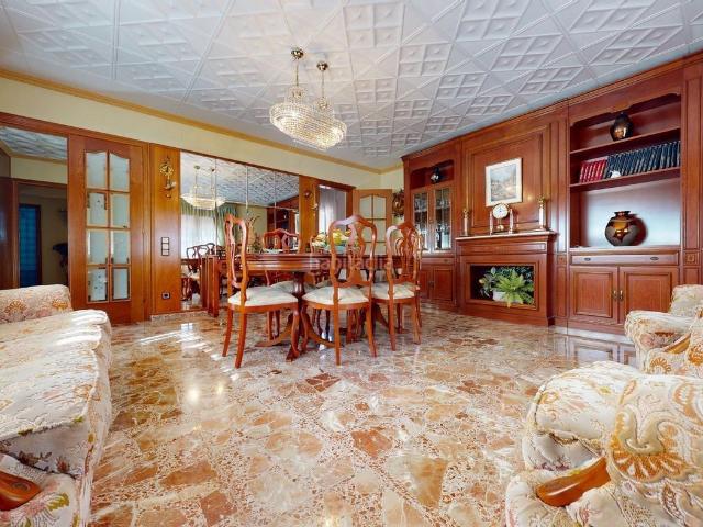 Casa en venta en Viladecans, La Roureda. CASA CON PISCINA Y GRAN GARAJE. VILADECANS ALBARROSA. Casas.