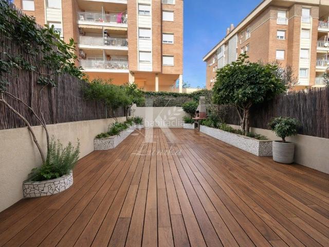 Casa en venta en Viladecans, Torrent Ballester. Preciosa casa adosada de cuatro plantas en Viladecans, junto a Gavà. Casas.