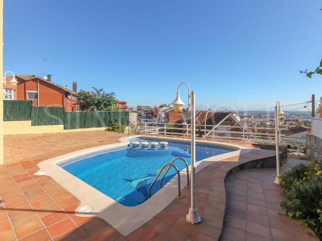 Casa en venta en Viladecans, Torrent Ballester. VISTAS DESPEJADAS. Casas.