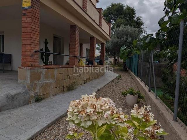 Casa en venta en Viladecavalls. CASA REFORMADA EL 2023 CON 4 HABITACIONES, 2 BAÑOS Y JARDÍN!. Casas.