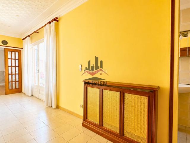 Casa en venta en Vilafant. AMPLIA VIVIENDA DE 4 DORMITORIOS CON TERRAZA Y PARCELA ANEXA DE 166 M, MÁS LOCAL CON LICENCIA, EN VILAFANT. Casas.