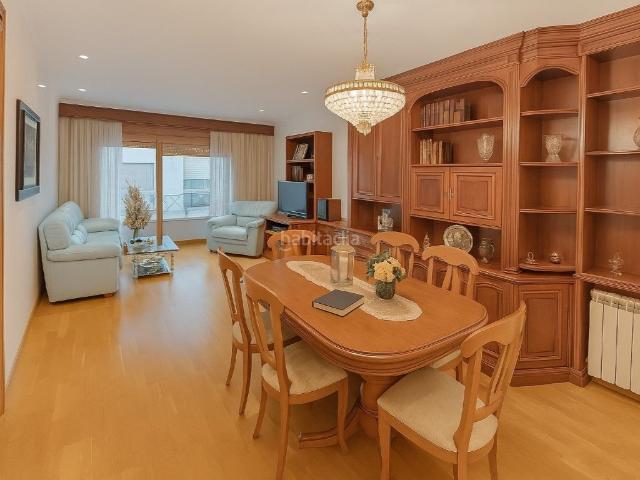 Casa en venta en Vilafranca del Penedès, Poble Nou. Casa con garaje y terraza en Poblenou Ubicación y potencial únicos!. Casas Vilafranca del.
