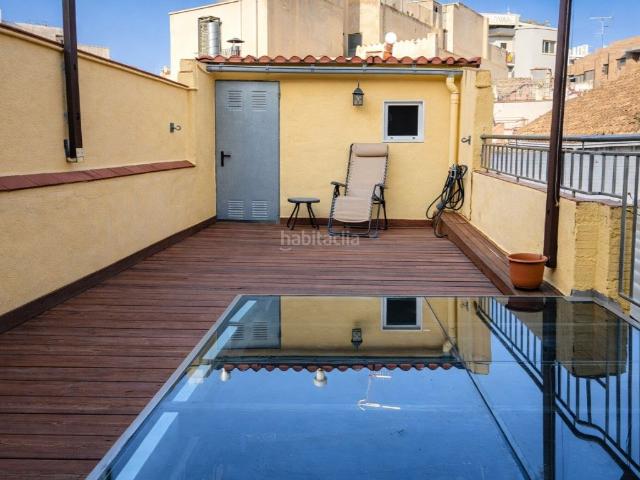 Casa en venta en Vilafranca del Penedès, Poble Nou. Casa con gran potencial terraza, chimenea y amplitud en cada planta. Casas Vilafranca del.