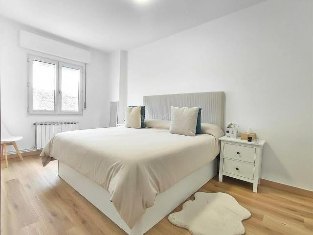 Casa en venta en Vilagarcía de Arousa, O Carril. Casa Independiente en Vilagarcía de Arousa 4 Dormitorios, 2 Baños, Balcón y Vistas al Mar Garaje. Casas Vilagarcía de.