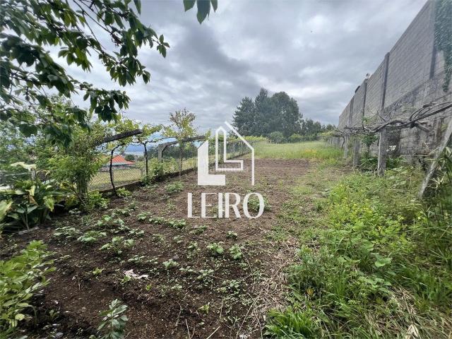 Casa en venta en Vilagarcía de Arousa, Vilagarcía. CASA CON 4500 M2 DE TERRENO Y VISTAS AL MAR VILAGARCÍA DE AROUSA. Casas Vilagarcía de.