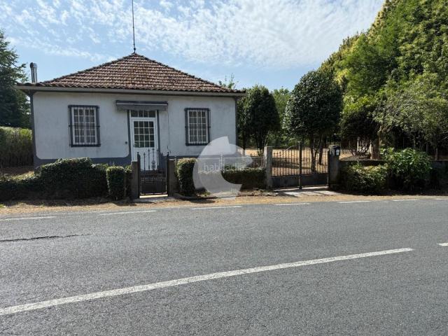 Casa en venta en Vilamarín. Casa con amplia parcela de 1.800 m a solo 3 km del Concello de Vilamarín Si buscas tranquilidad sin renunciar a la cercanía de los. Casas.