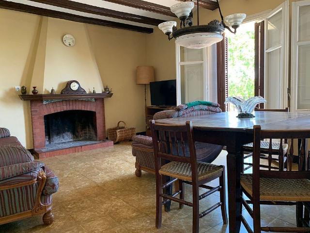 Casa en venta en calle Ar Esglesia de L', Vilanova d´Escornalbou, de 390 m² 6 habitaciones por 695.000