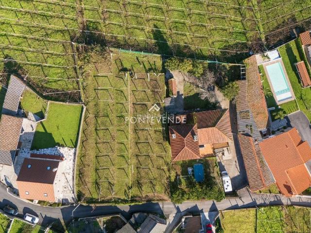 Casa en venta en Vilanova de Arousa. Casa de piedra con finca edificable a 5 min de Cambados. Casas Vilanova de.