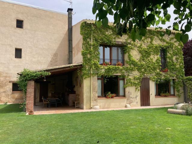 Casa en venta en Vilanova de Bellpuig. Espectacular casa de turismo rural con licencia de actividad a la venta, en Pleno Rendimiento. Casas Vilanova de.