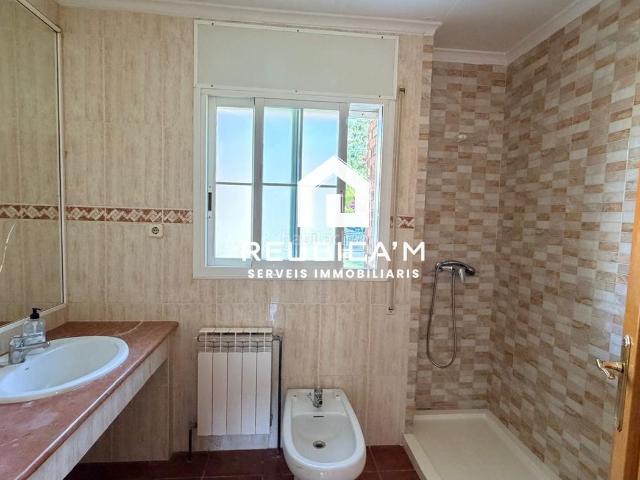 Casa en venta en Vilanova del Vallès. Luz, espacio y naturaleza: tu hogar a cuatro vientos. Casas Vilanova del.