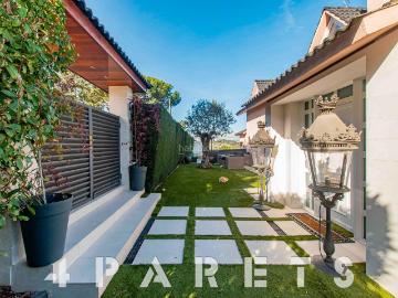 Casa en venta en Vilanova del Vallès. Sensacional casa de casi 400m2 sobre parcela de 958m2 situada en Vilanova del Vallès. Casas Vilanova del.