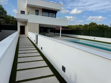 Casa en venta en Vilanova i la Geltrú, L´Aragai Costa Dorada. Casas Vilanova i la.
