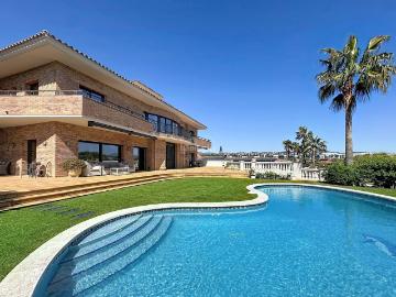 Casa en venta en Vilanova i la Geltrú, L´Aragai Costa Dorada. Casas Vilanova i la.