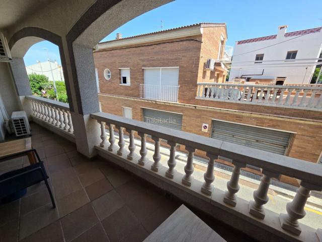 Casa en venta en Vilanova i la Geltrú, La Collada Sis Camins Costa Dorada. Cada renovada con terrazas y garaje en una zona tranquila de Vilanova. Casas Vilanova i la.