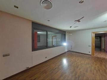 Casa en venta en Vilanova i la Geltrú, La Collada Sis Camins Costa Dorada. Gran casa con garaje y piscina. Casas Vilanova i la.