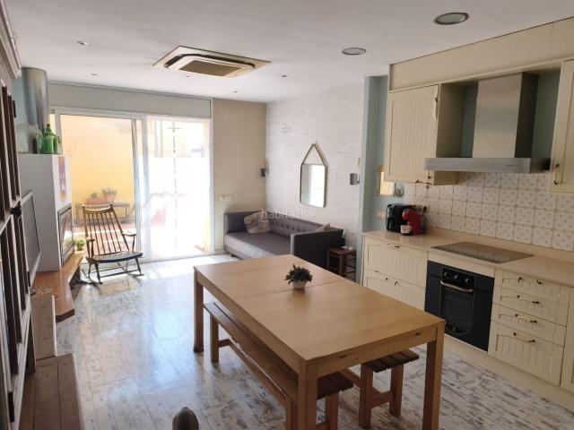 Casa en venta en Vilanova i la Geltrú, La Geltrú Sant Jordi Costa Dorada. Casa con patio, balcón y excelente ubicación en Centre Vila de Vilanova i la Geltrú. Casas Vilanova i la.