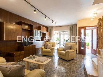 Casa en venta en Vilanova i la Geltrú, Sant Joan Costa Dorada. Casa pareada en el centro de Vilanova i la Geltrú. Casas Vilanova i la.