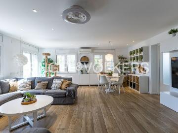 Casa en venta en Vilanova i la Geltrú, Santa Maria Costa Dorada. Villa de diseño con vistas al Mar y Casa de invitados. Casas Vilanova i la.