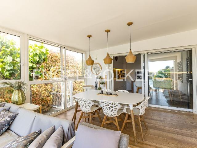 Casa en venta en Vilanova i la Geltrú, Santa Maria Costa Dorada. Villa de diseño con vistas al Mar y Casa de invitados. Casas Vilanova i la.