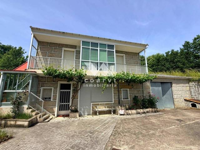 Casa en venta en Vilar de Barrio. Casa independiente con terreno en Vilar de Barrio. Casas Vilar de.