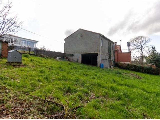 Casa en Venta en Vilasantar, A Coruña