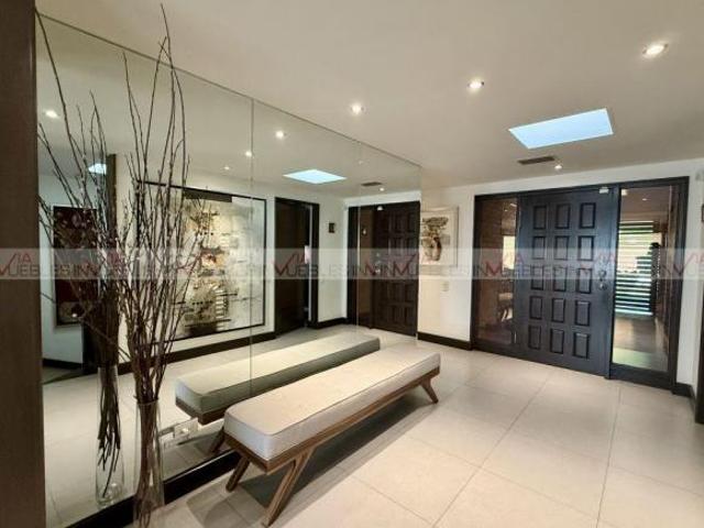 Casa en venta en Villa Montaña
