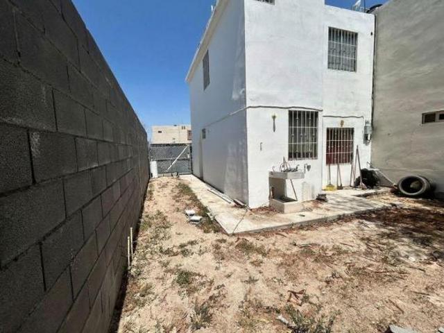 CASA EN VENTA EN VILLA FLORIDA SECTOR B