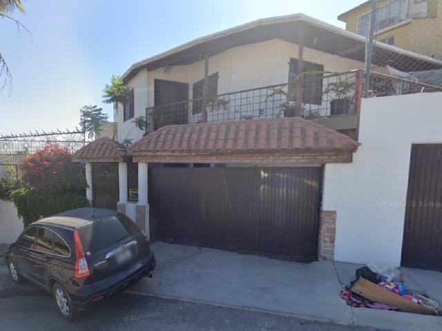 Casa en venta en Villa Fontana IX, Tijuana, Baja California
