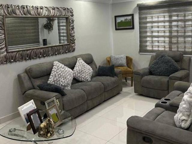 CASA EN VENTA EN VILLA FONTANA TIJUANA B.C