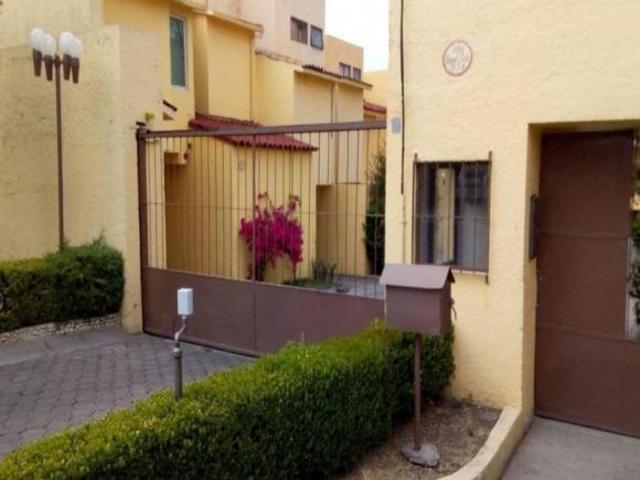 Casa en venta en Villa Raquet Club Bosques del Lago, Cuautitlán Izcalli Oportunidad de Inversión