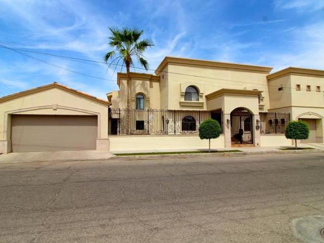 CASA EN VENTA EN VILLAFONTANA 4