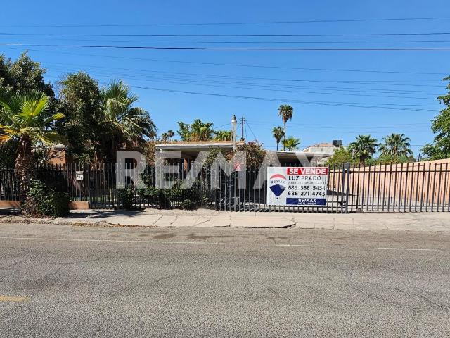 CASA EN VENTA EN VILLAFONTANA, MEXICALI B.C