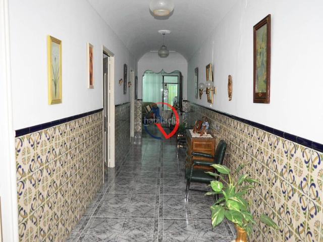 Casa en venta en Villafranca de los Barros. CASA DE ESQUINA CON GARAJE. Casas Villafranca de los.