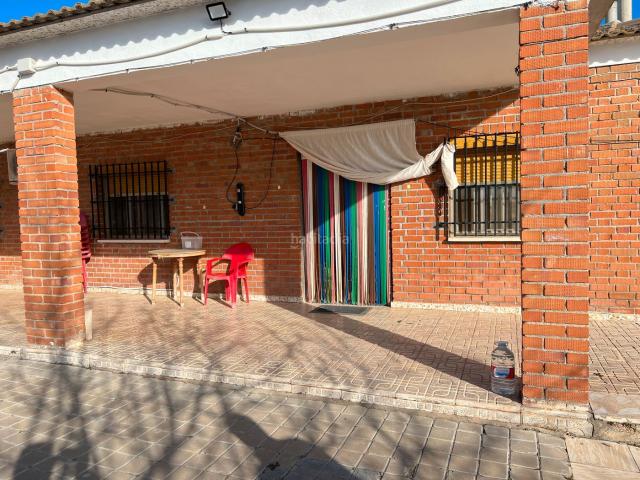 Casa en venta en Villafranca de los Caballeros. Venta de chalet en las lagunas para vivir todo el año. Casas Villafranca de los.