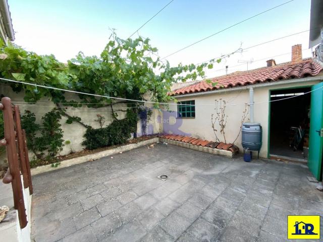 Casa en venta en Villalba de la Sierra. Se vende casa con patio en Villalba de la Sierra. Casas Villalba de la.