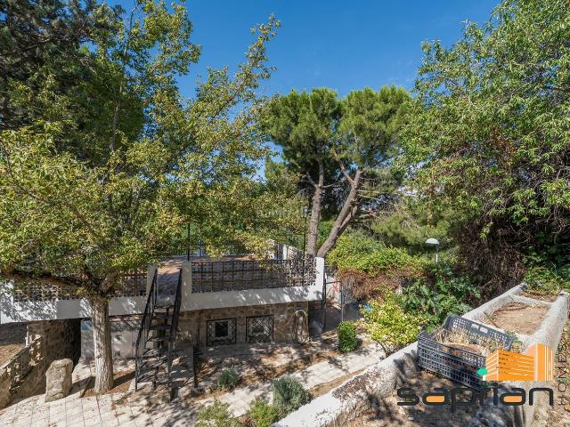 Casa en venta en Villalbilla, El Robledal. Casa o chalet independiente en venta en Calle Azucena. Casas.