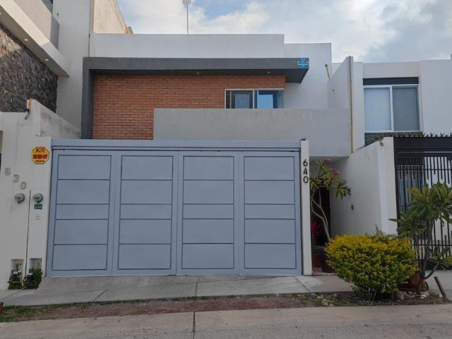 CASA EN VENTA EN VILLAMAGNA 2DA SECCION