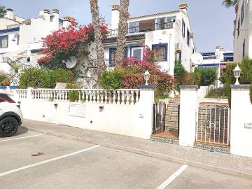 Casa en venta en Villamartin, Alicante Costa Blanca