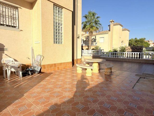 Casa en venta en Villamartin, Alicante Costa Blanca
