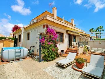 Casa en venta en Villamartin, Alicante Costa Blanca