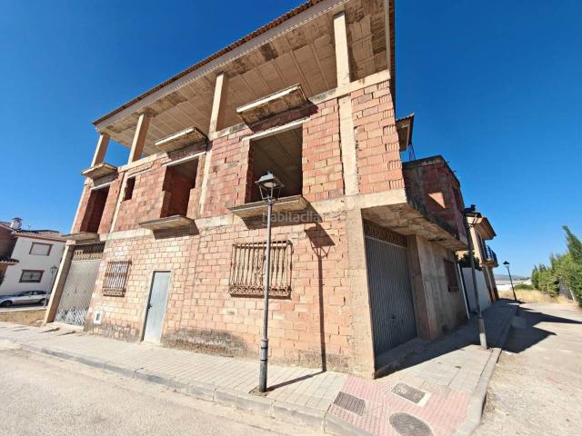 Casa en venta en Villanueva Mesía. ESTRUCTURA CON BAJO Y DOS PLANTAS EN VILLANUEVA DE MESÍA. Casas Villanueva.