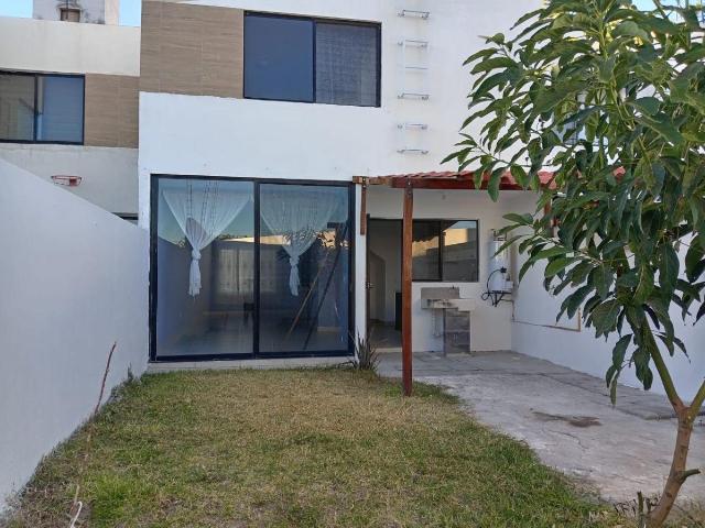 CASA EN VENTA EN VILLAS DE GUANAJUATO, GTO