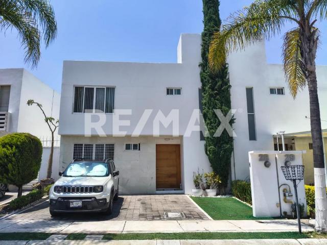 CASA EN VENTA EN VILLAS DE PALMIRA, QUERÉTARO