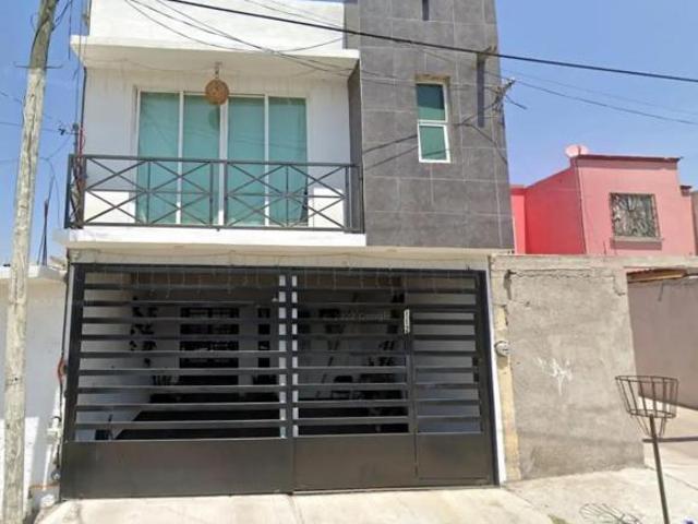 CASA EN VENTA EN VILLAS DE SANTIAGO, QUERÉTARO – 4 RECÁMARAS Y 270 M² DE CONSTRUCCIÓN EM