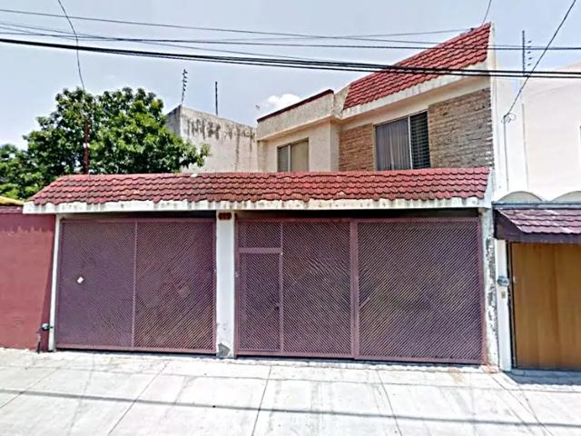 Casa en Venta en Villas del Moral, León Ubicación Estratégica y Amplios Espacios