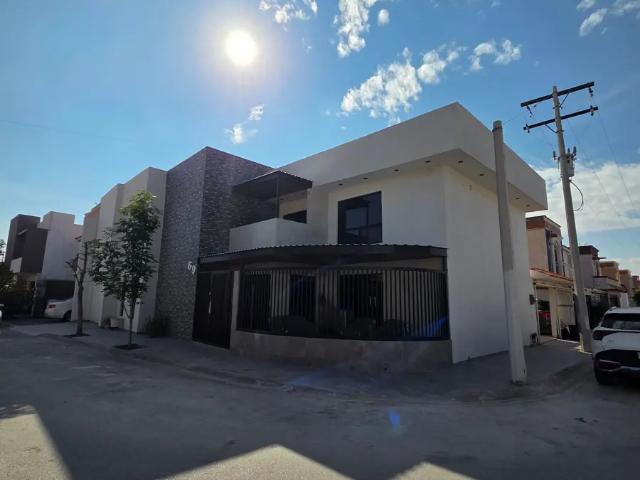 CASA EN VENTA EN VILLAS DEL SOL