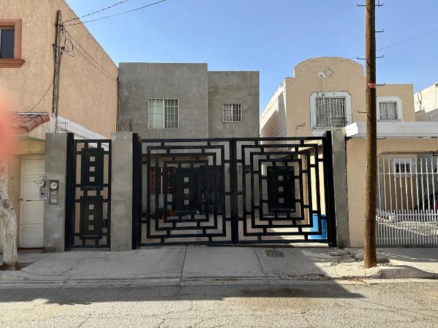 CASA EN VENTA EN VILLAS DEL REY TERCERA ETAPA