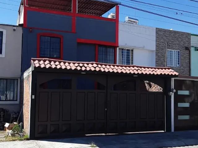Casa en venta en Villas Santín, Toluca, México