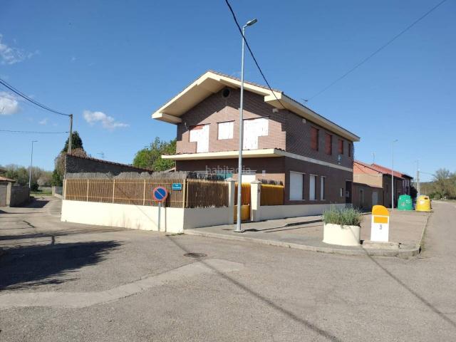 Casa en venta en Villasabariego. Casa en venta en Villabúrbula. Casas.